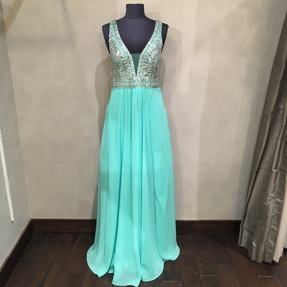 Faviana Size 12 Gown
